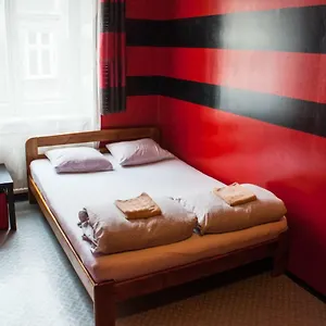 Smocza Jama Hostel